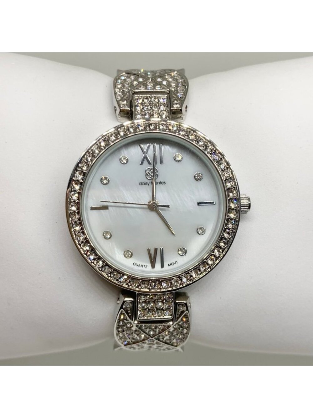 Daisy Fuentes SilverTone women’s cuff bracelet watch rhinestones 33mm 7” running